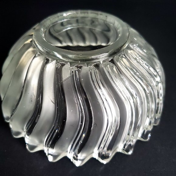 VINTAGE MIKASA Frosted Glass Bowls Zig Zag Design Rim - Picture 5 of 7